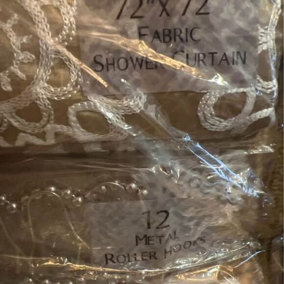 Cynthia Collection 18-Piece Embroidered Bathroom Set (New in Package) - Picture 6 of 9